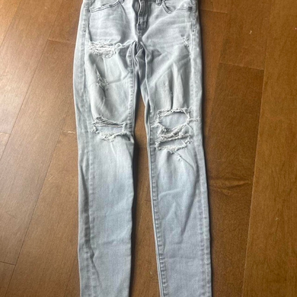 American Eagle Outfitters light blue gray skinny jeans with distressed Size 2